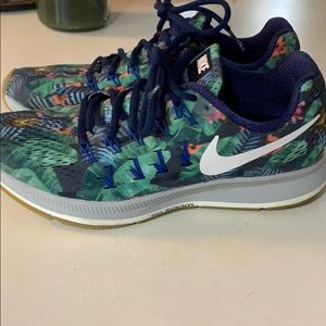 Women’s Nike trainers